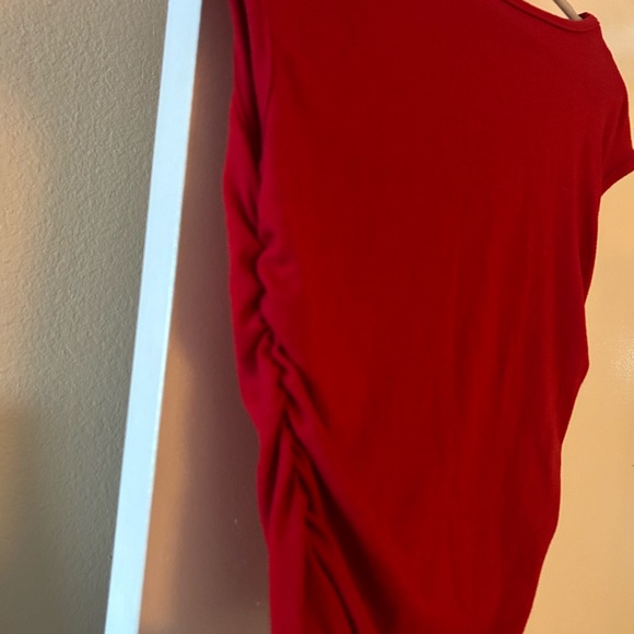 Red top - Picture 2 of 4